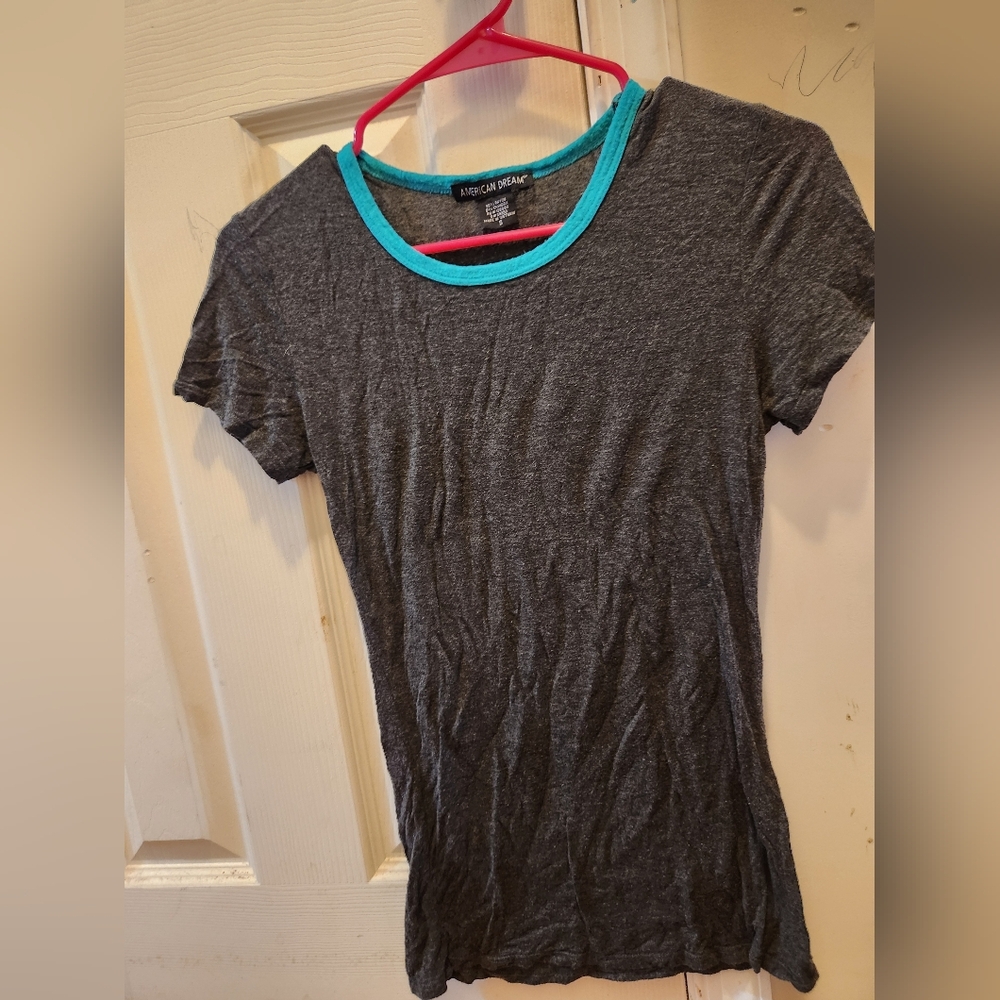 Gray T
